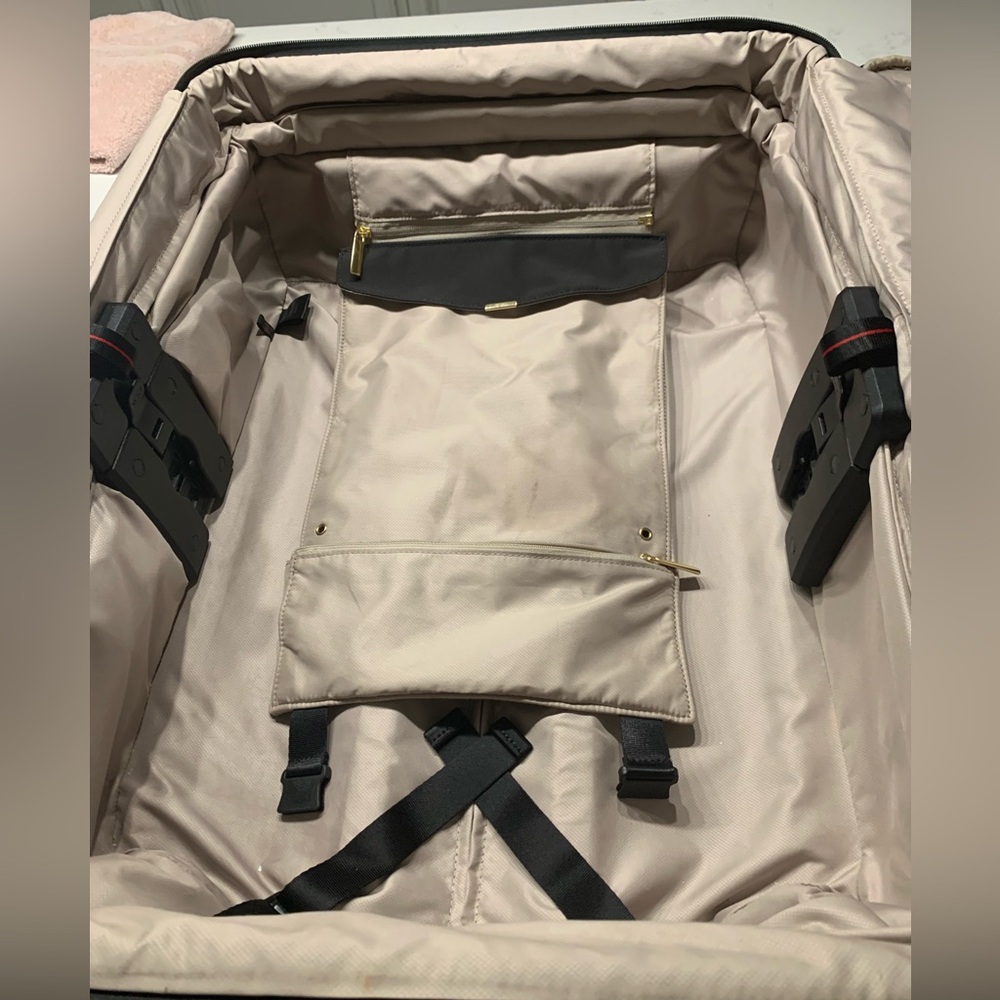 TUMI PreOwned Large Black W/Gold Accents Deluxe Check In Luggage Velour lined - Picture 3 of 16